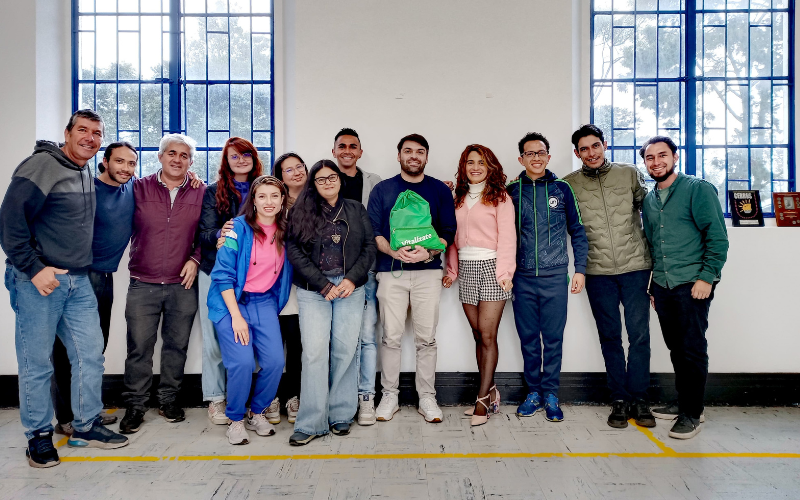 Académico de Administración Pública FAE Usach expone en CLACSO y asesora a la Universidad Nacional de Colombia en políticas deportivas