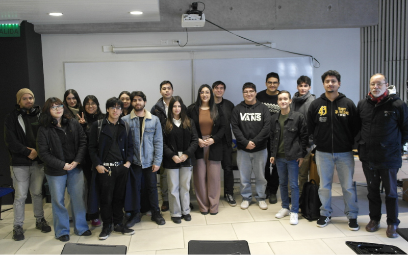 Foro panel reúne a jóvenes profesionales para reflexionar sobre los desafíos de la gestión municipal en curso de Administración Pública Fae Usach