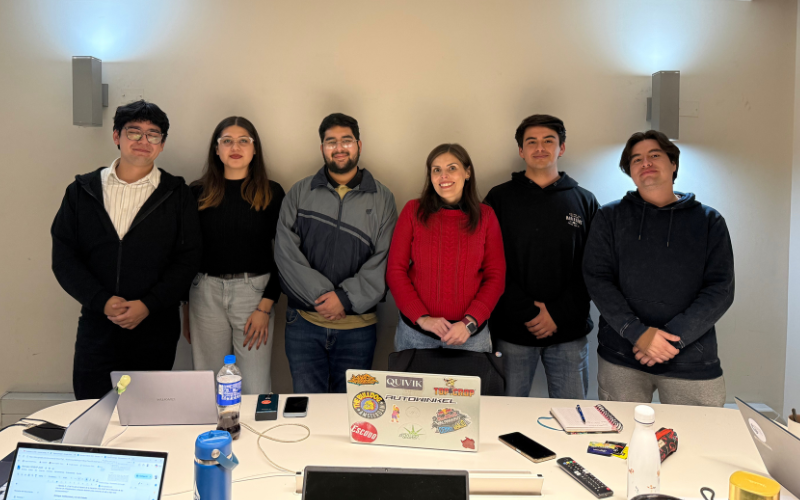 Estudiantes de Administración Pública USACH realizan investigación sobre brechas digitales para Congreso FENEAP 2026